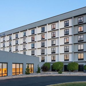 Comfort Inn & Suites Buffalo Airport